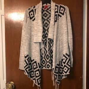 cardigan w/ fringe & aztec pattern